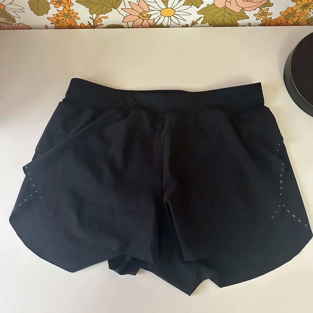 Lululemon fast and free shorts size 6